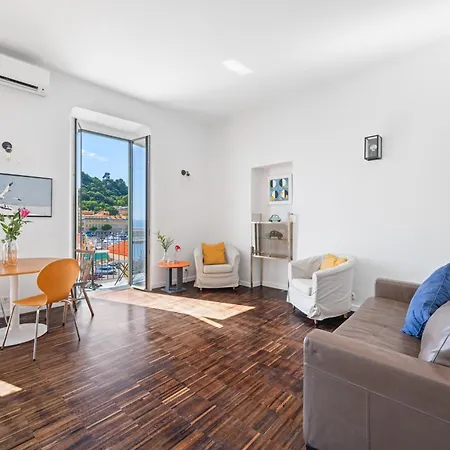 アパート Sunlight - Capitaine 54 - 1 Bedroom, Stunning With Balcony And Port View ニース